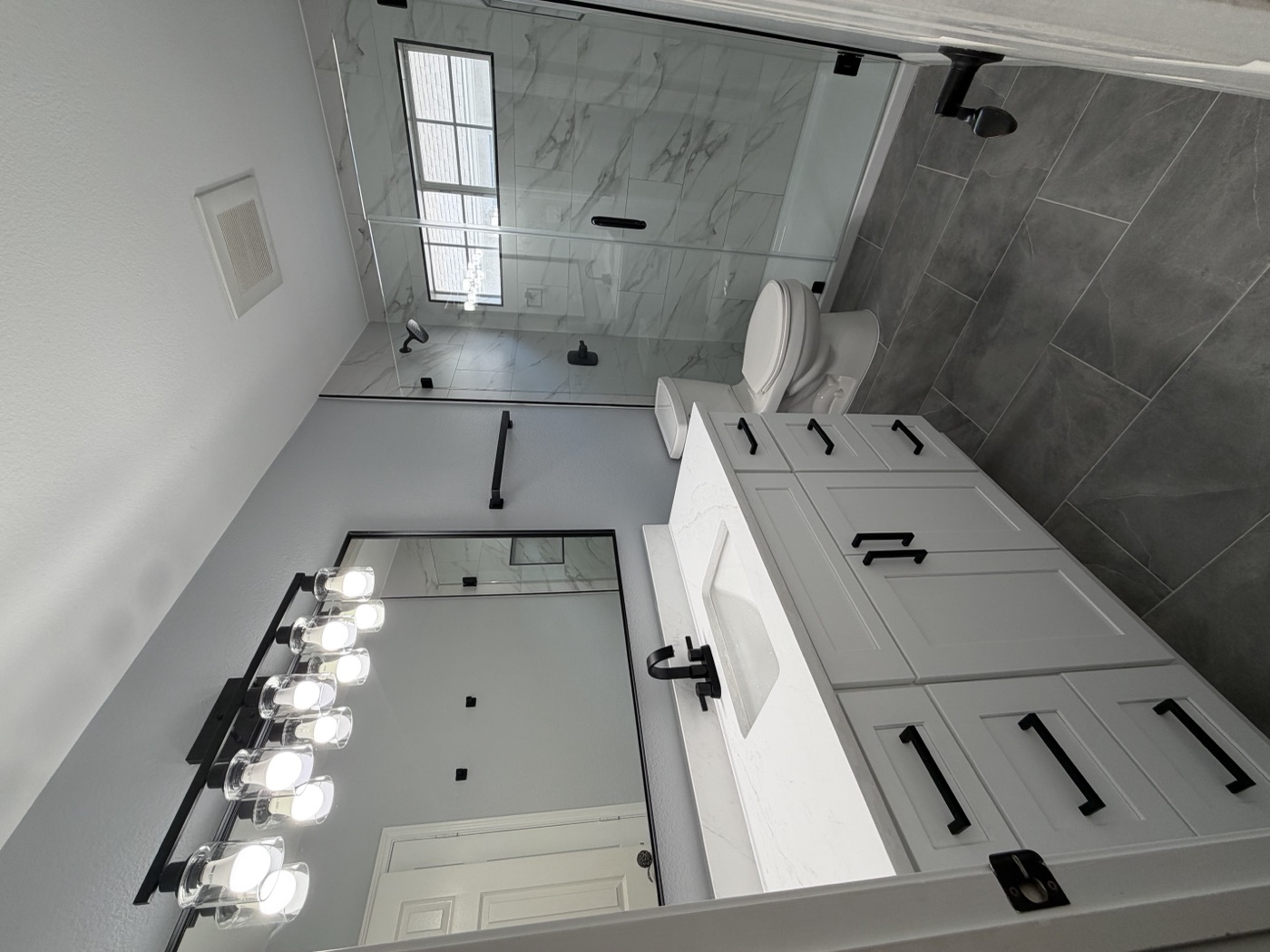 Small Bathroom Remodel Ideas That Make the Space Feel Bigger