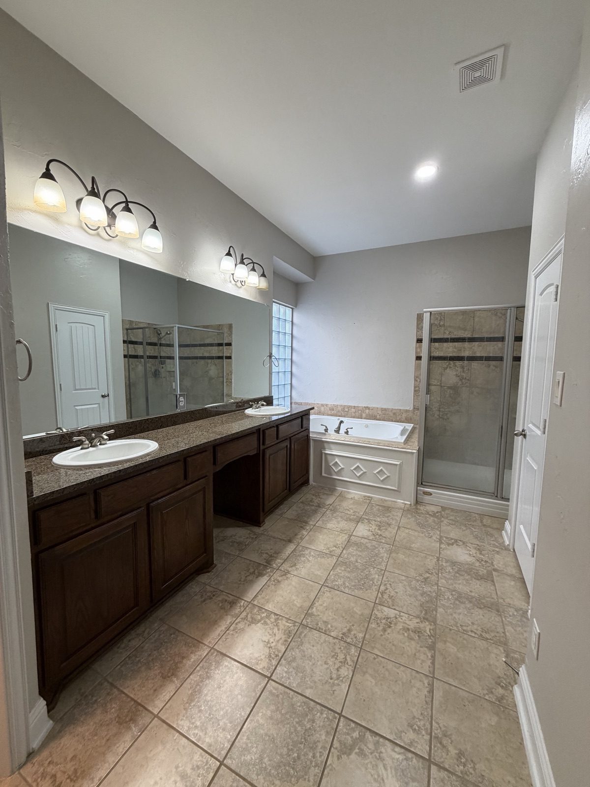 Master bathroom before remodel